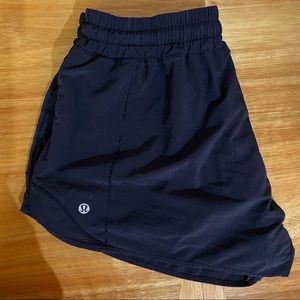 Lululemon Tracker Short V 4” - navy blue size 10